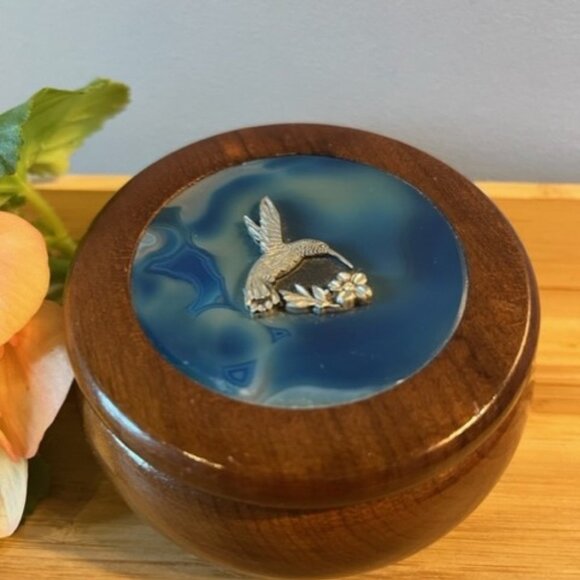 Vintage wooden trinket jewelry box with blue agate and hummingbird - Picture 2 of 5